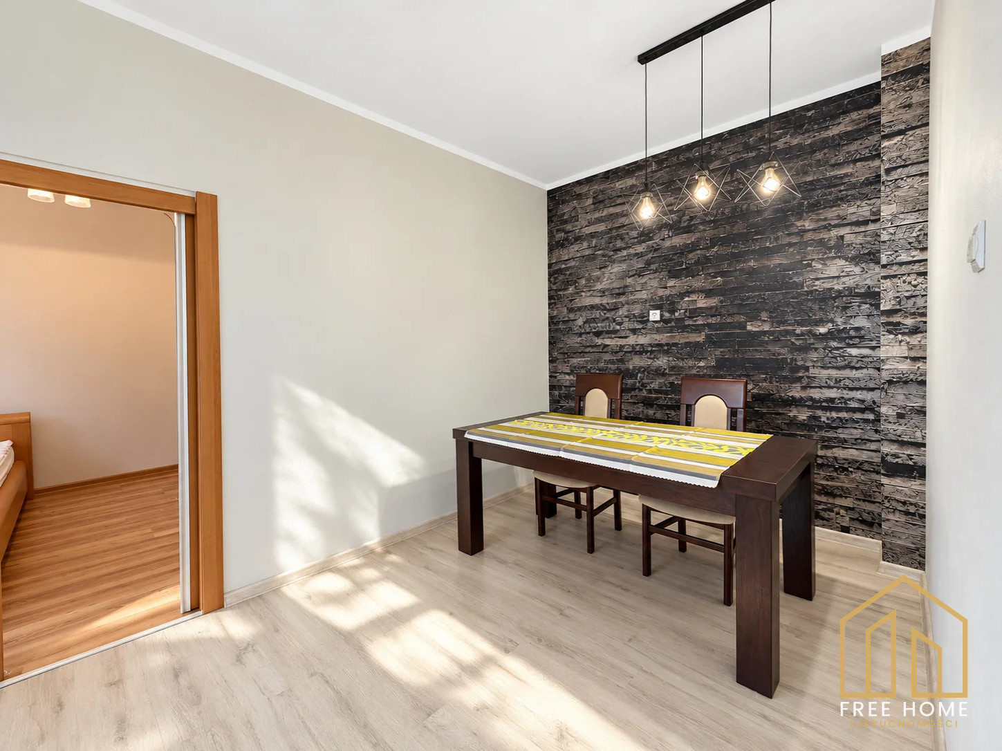 Mieszkanie 4-pokojowe 71 m² Wysoki Parter w bloku — miniatura 4