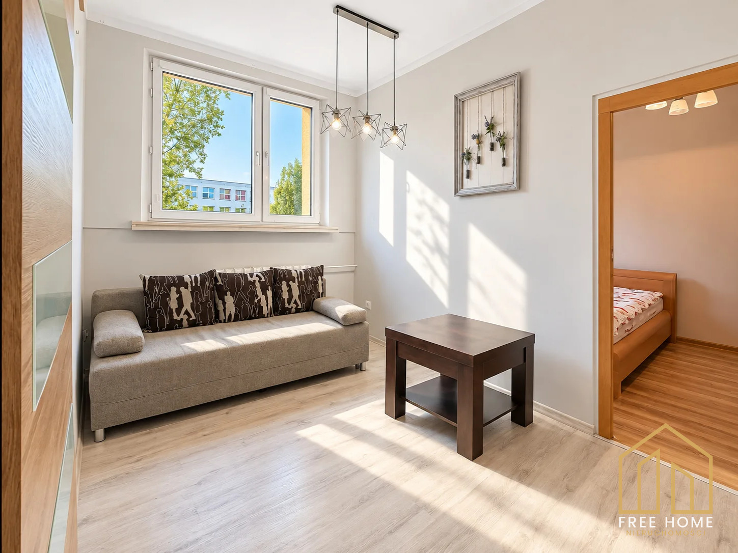 Mieszkanie 4-pokojowe 71 m² Wysoki Parter w bloku — miniatura 2